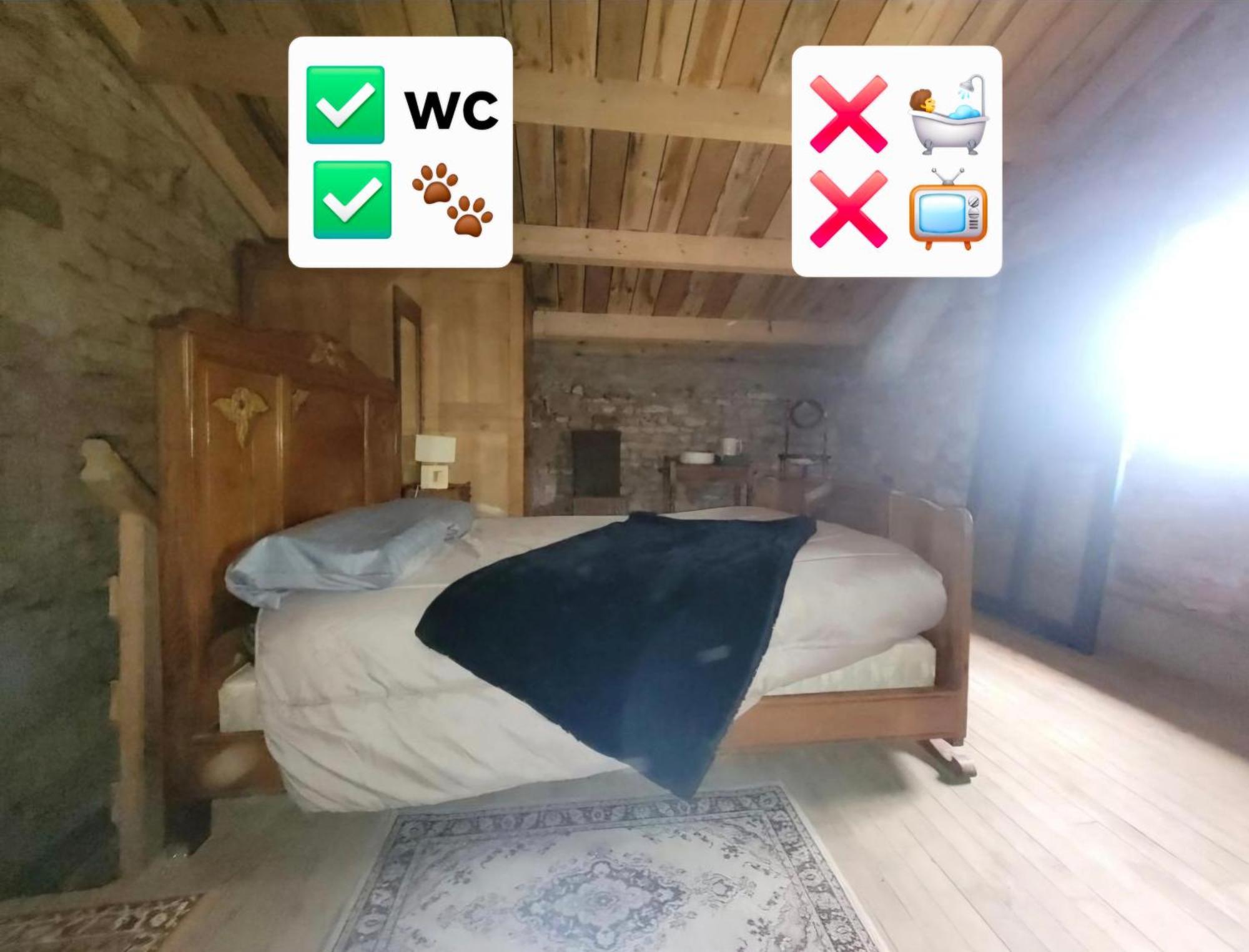 Nuit Insolite, Chambre Au Dessus D'Une Etable La Chapelle-Themer Exterior foto